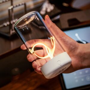 Lámpara de camping LED recargable con alta transparencia y resistencia a caídas